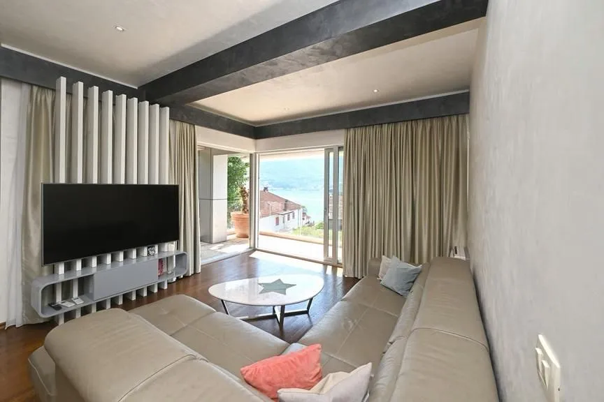 Rent, three bedroom apartment, 130m², Dobrota, Kotor