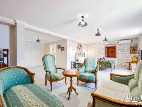 Prodaja, kuća, 415m², Dobrota, Kotor - image 19