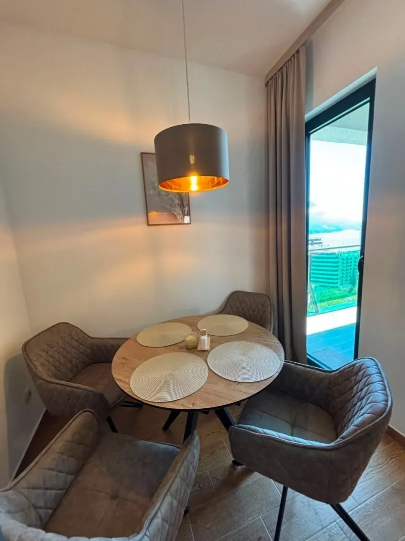 Rent, two bedroom apartment, 63m², Bečići, Budva