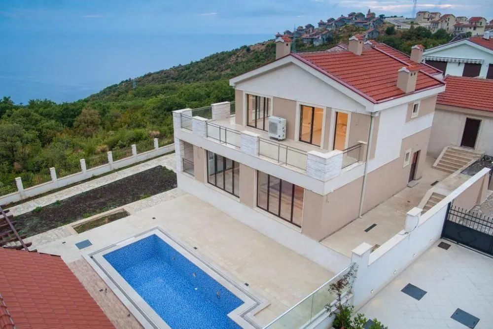 Prodaja, kuća, 410m², Blizikuće, Budva