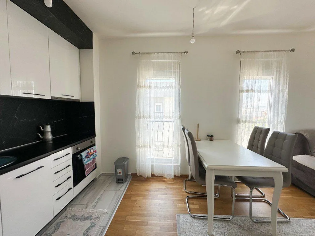 Izdavanje, jednosoban stan, 48m², Stari Aerodrom, Podgorica