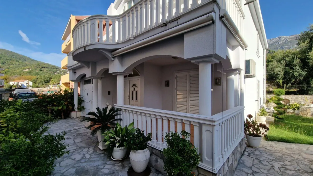 Prodaja, kuća, 250m², Budva, Crna Gora