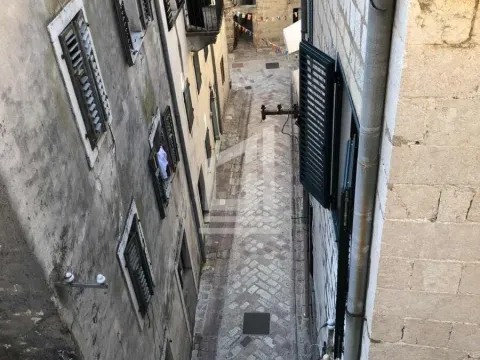 Prodaja, dvosoban stan, 50m², Stari Grad Kotor, Kotor - image 8