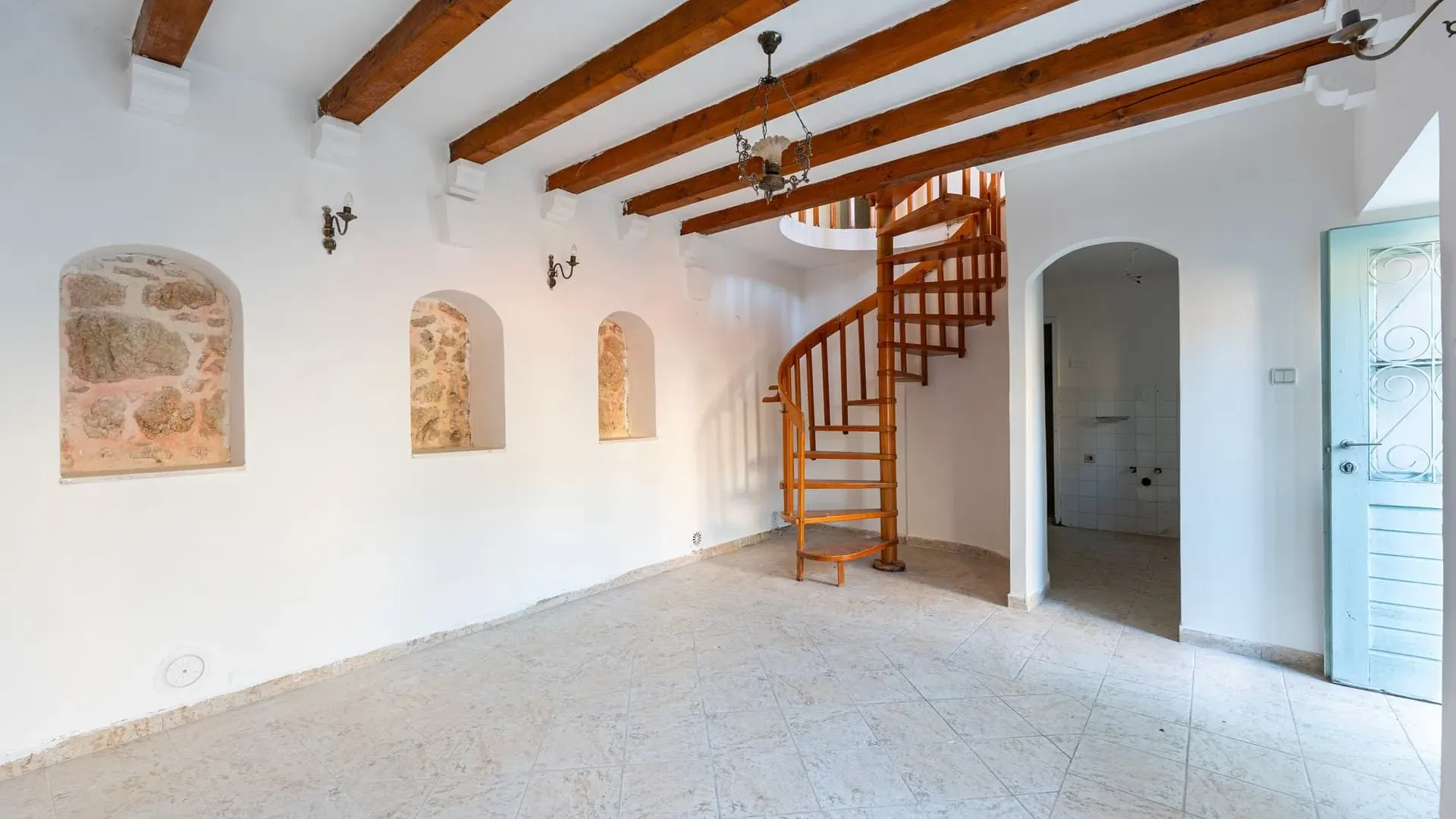 Prodaja, dvosoban stan, 74m², Stari Grad Kotor, Kotor