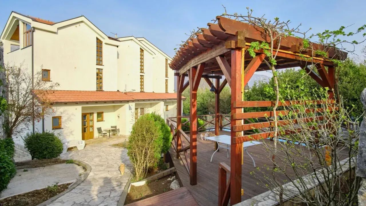 Prodaja, kuća, 180m², Kotor, Crna Gora