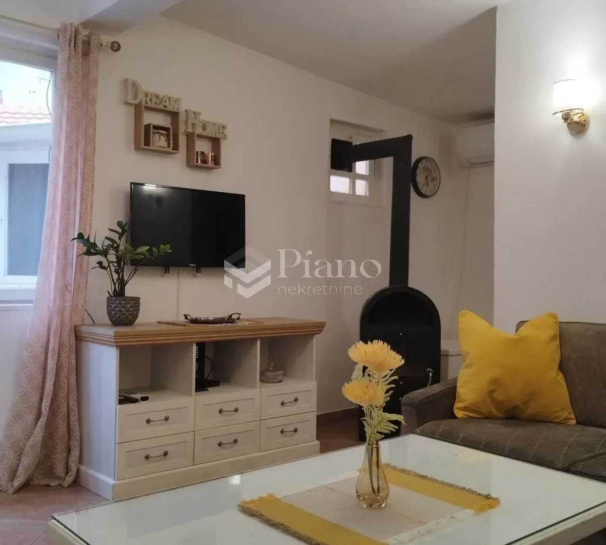 Rent, one bedroom apartment, 55m², Drač, Podgorica