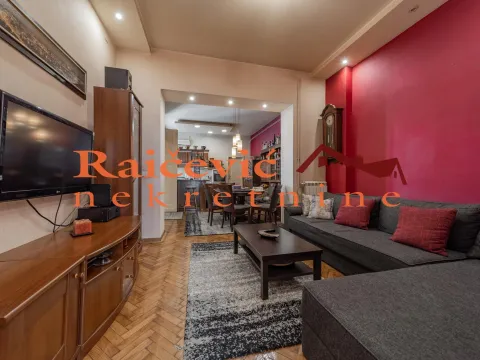 Prodaja, trosoban stan, 86m², Vračar, Šid