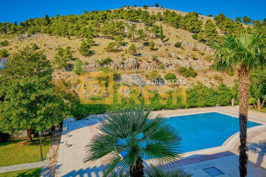 Sale, house, 300m², Zagorič, Podgorica