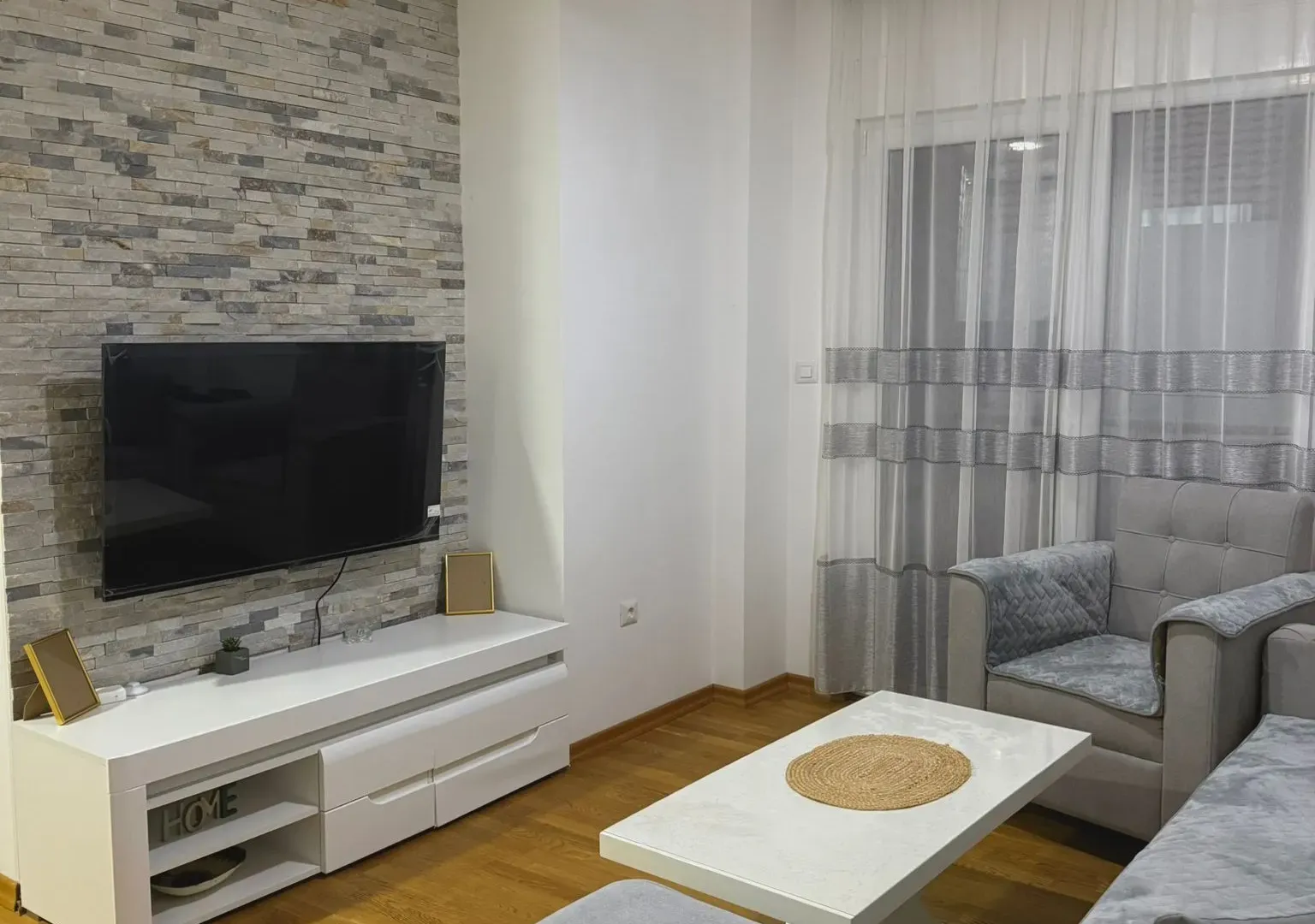 Izdavanje, dvosoban stan, 60m², Zabjelo, Podgorica