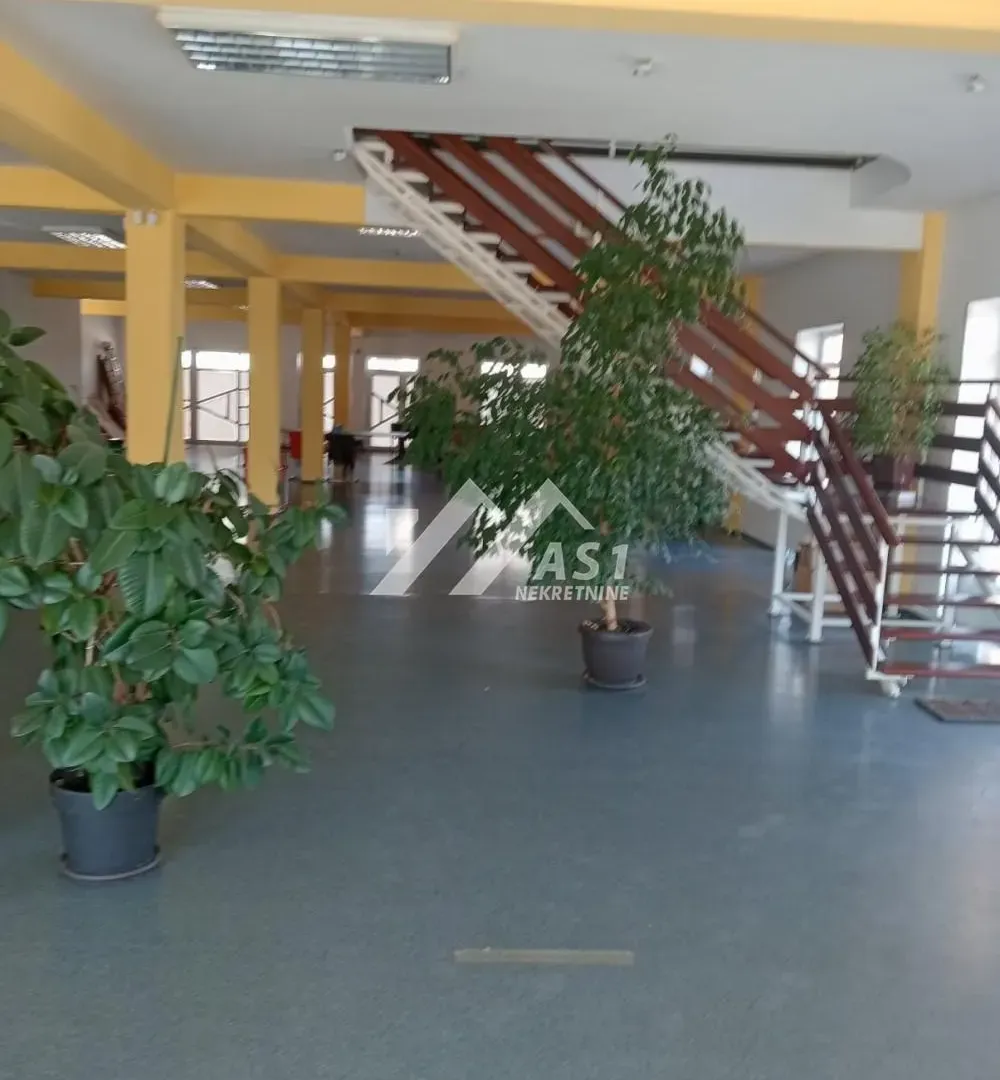 Rent, office space, 720m², Novo naselje, Novi Sad