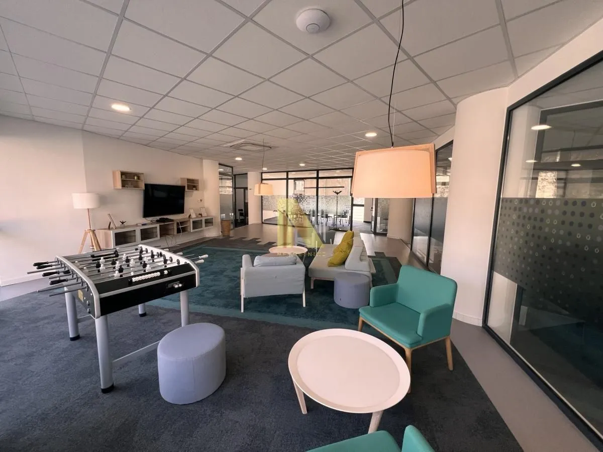 Rent, office space, 452m², Bulevar Oslobodjenja, Novi Sad Sve Podlokacije