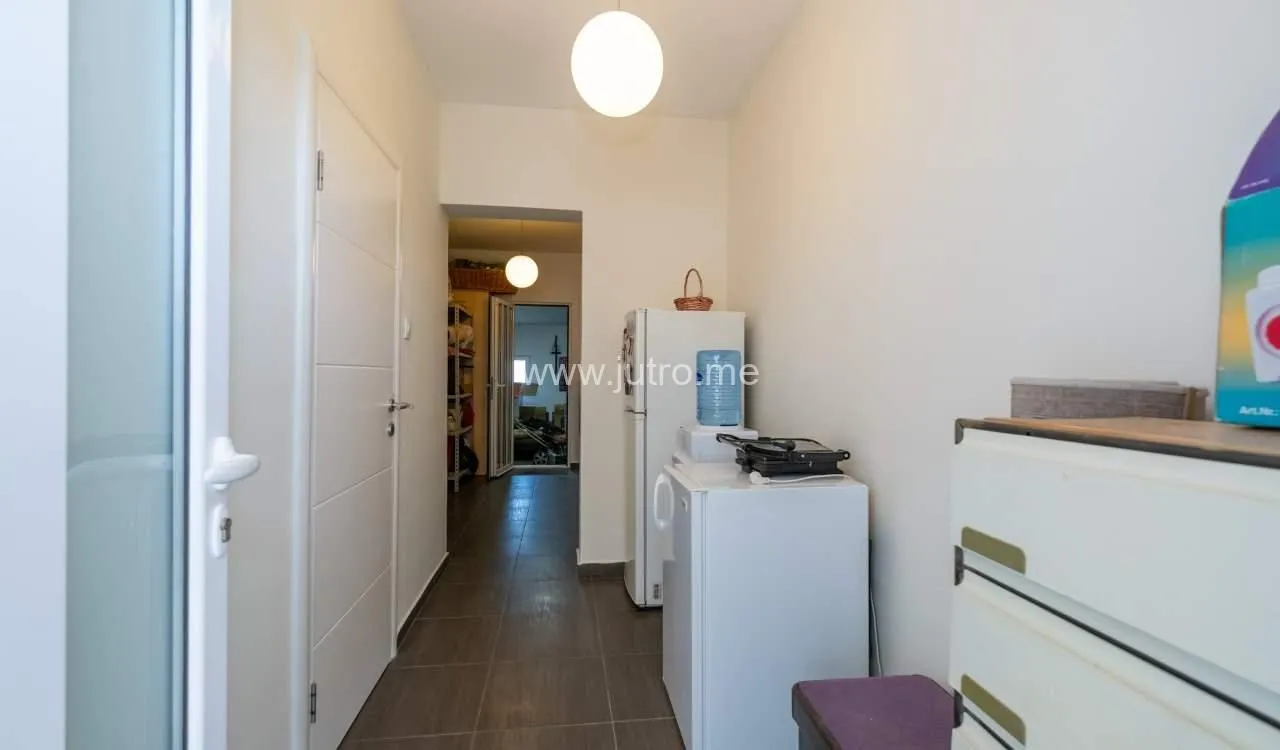 Rent, house, 200m², Spuž, Danilovgrad