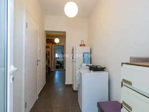 Rent, house, 200m², Gorica, Danilovgrad - image 15