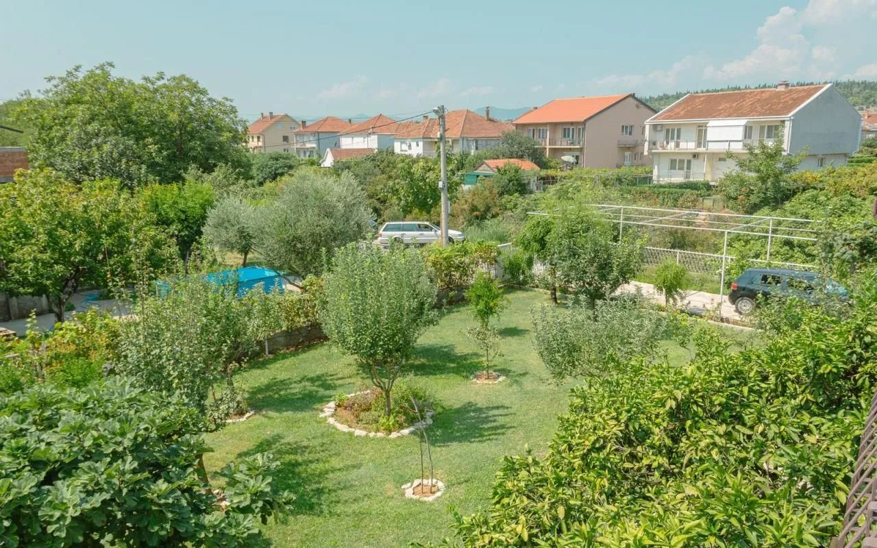 Prodaja, kuća, 400m², Zagorič, Podgorica