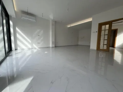 Prodaja, kuća, 181m², Petrovaradin, Novi Sad - image 2