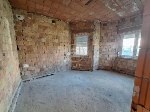 Prodaja, kuća, 360m², Veternik, Novi Sad Sve Podlokacije - image 13