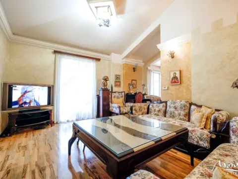 Prodaja, četvorosoban stan, 179m², Budva, Crna Gora - image 6