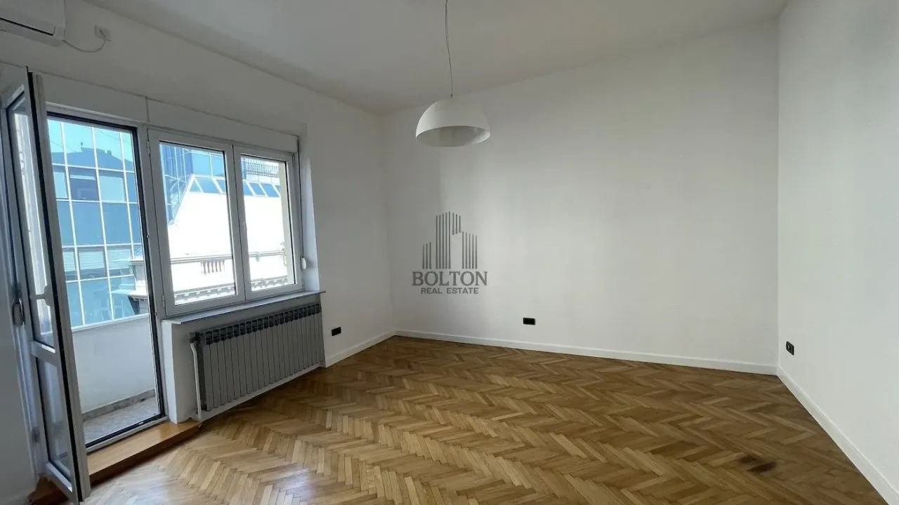 Izdavanje, četvorosoban stan, 81m², Stari Grad, Beograd