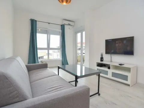 Rent, one bedroom apartment, 46m², Dubovica, Budva - image 10