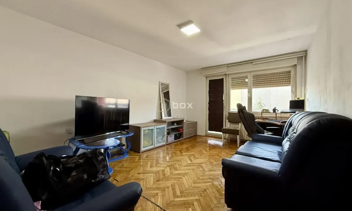 Prodaja, trosoban stan, 75m², Dom zdravlja, Niš