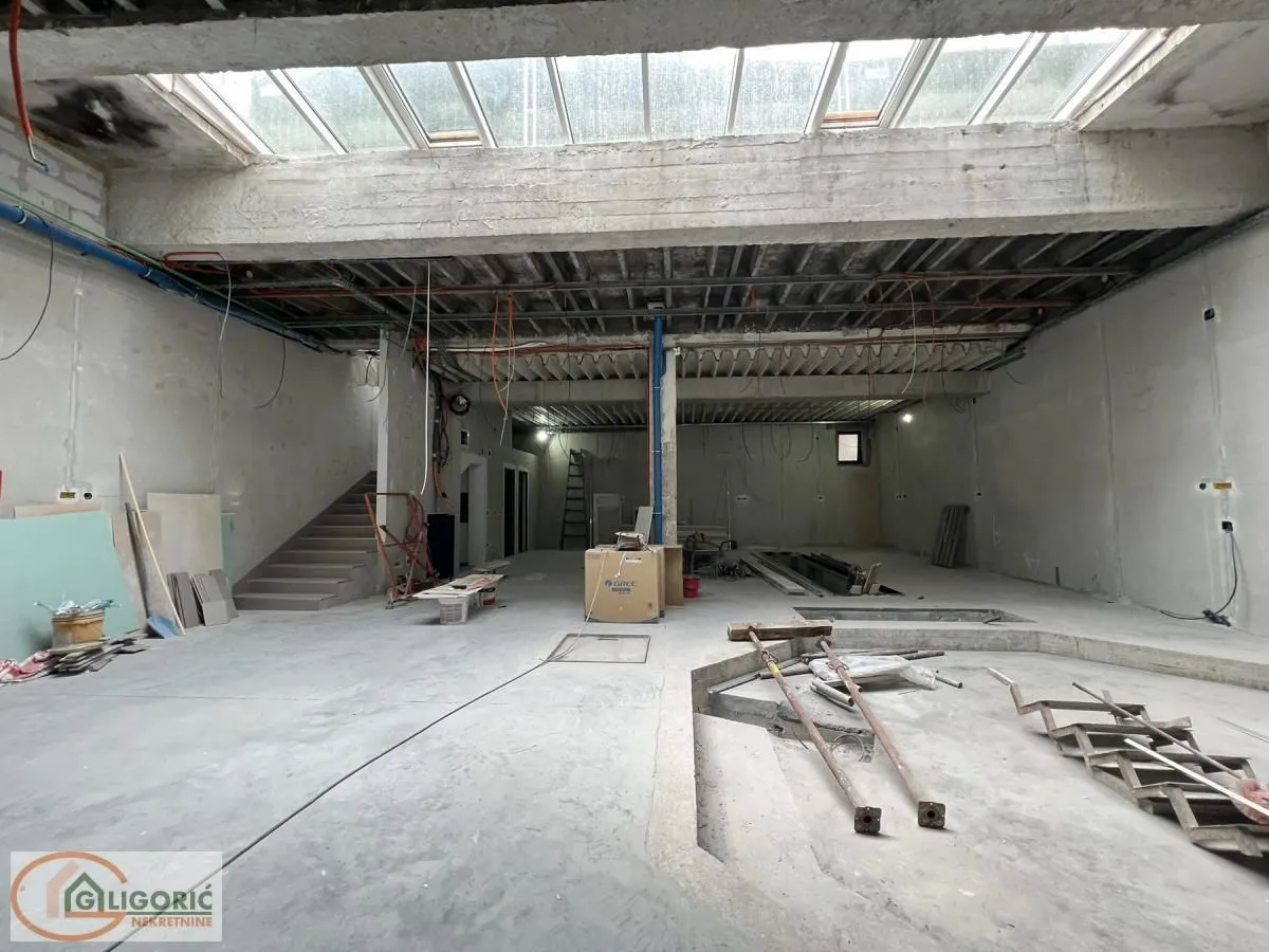 Sale, office space, 382m², Crveni Krst, Beograd