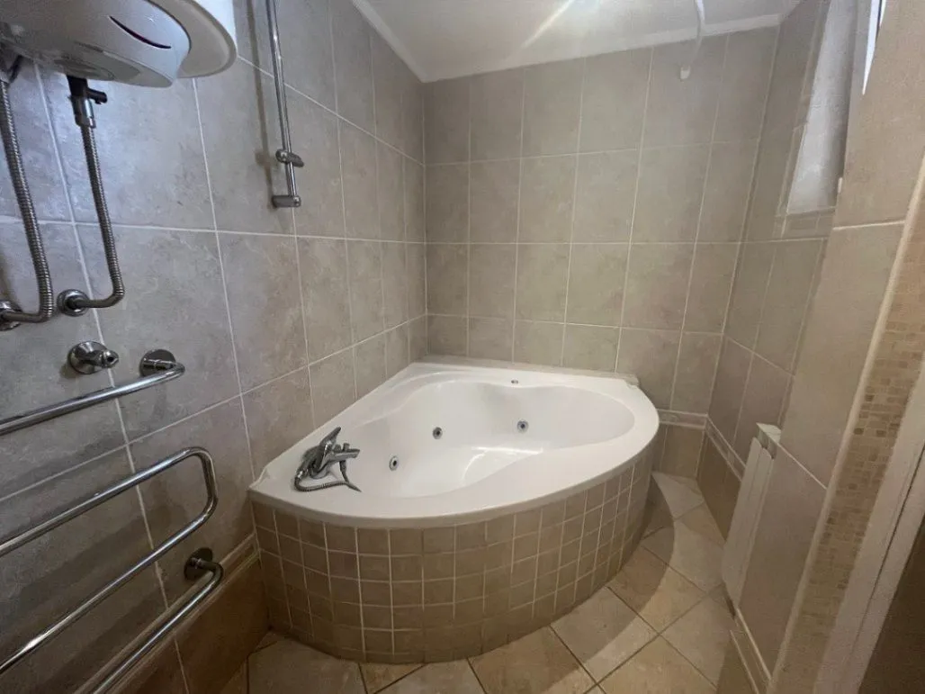 Izdavanje, petosoban stan, 203m², Vračar Hram, Vračar Sve Podlokacije