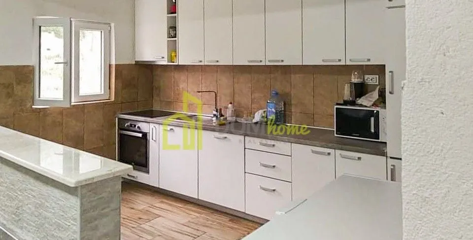 Sale, house, 171m², Marovići, Bar