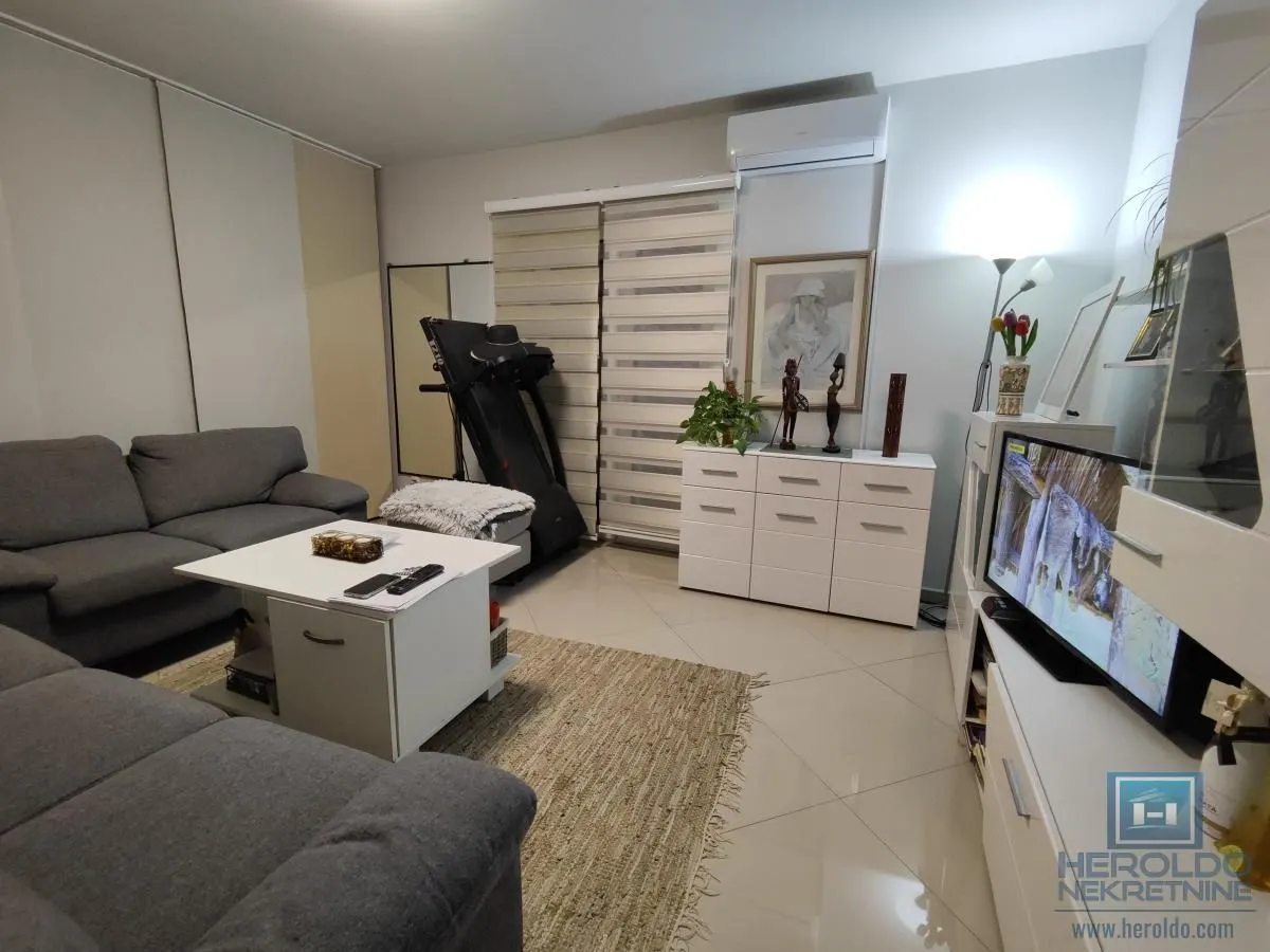 Sale, two bedroom apartment, 53m², Strelište, Jagodina
