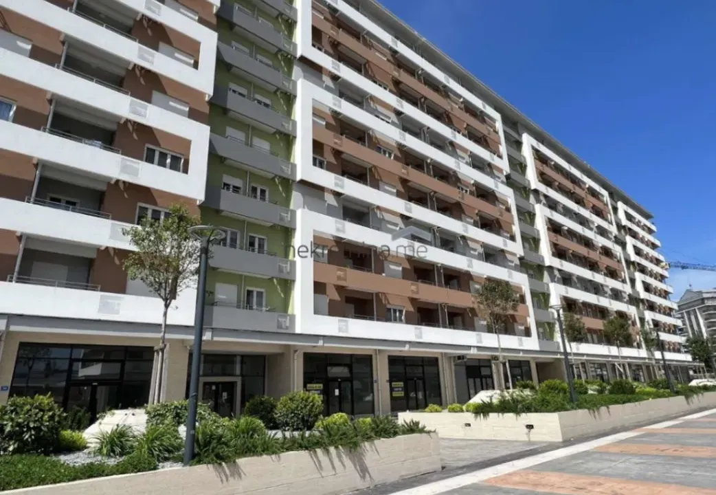 Izdavanje, dvosoban stan, 72m², Central Point, Podgorica