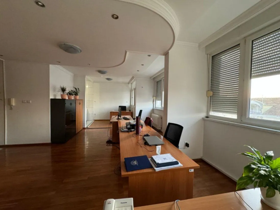 Rent, office space, 84m², Autobuska stanica, Podgorica