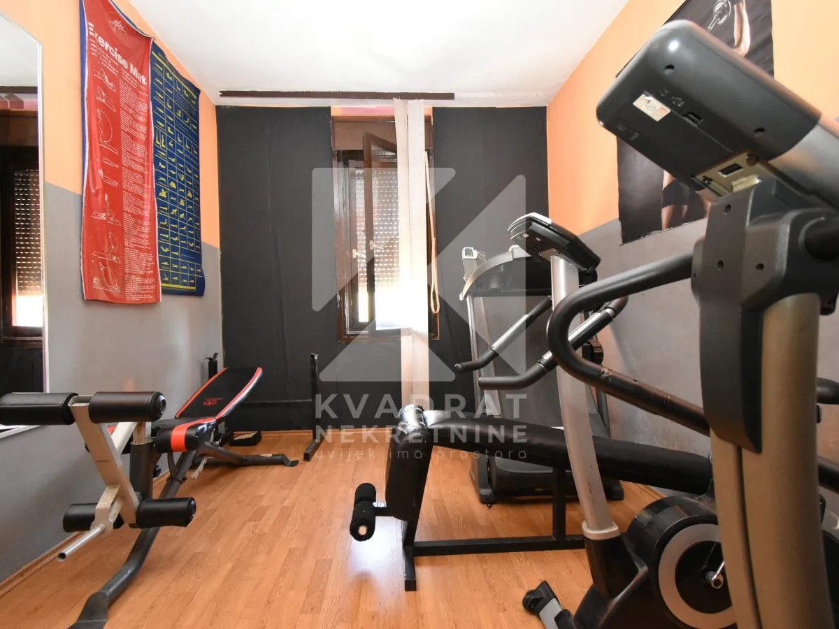 Prodaja, kuća, 300m², Donja Gorica, Podgorica