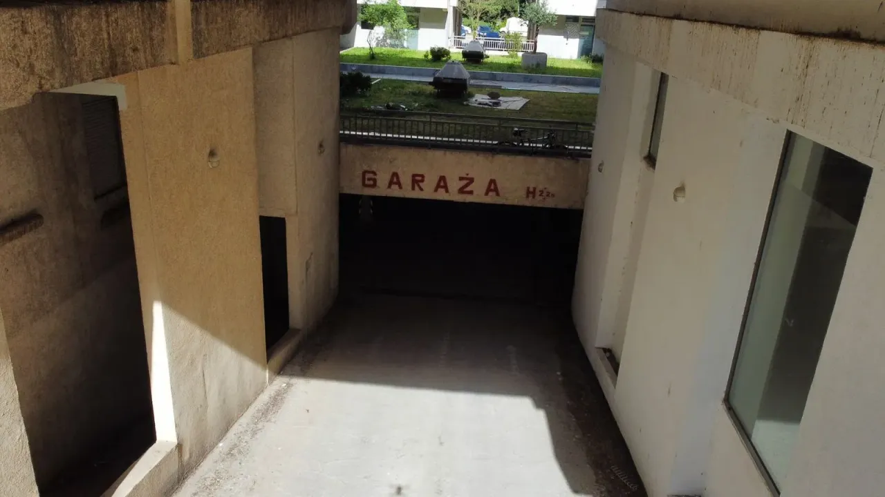 Izdavanje, parking/garaža, 15m², Blok 9, Podgorica