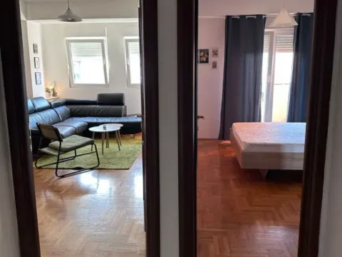 Izdavanje, jednosoban stan, 52m², City Kvart, Podgorica - image 11