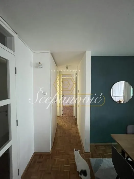Prodaja, dvosoban stan, 61m², Bulevar Oslobodjenja, Novi Sad Sve Podlokacije