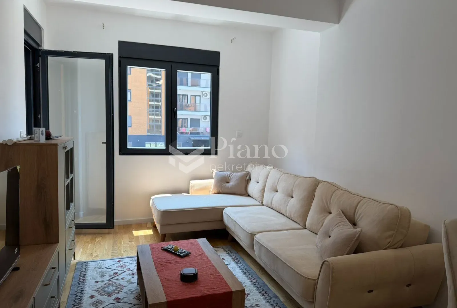 Izdavanje, jednosoban stan, 41m², Stari Aerodrom, Podgorica