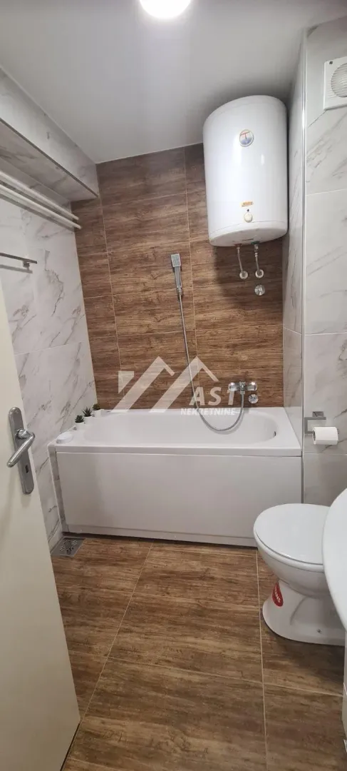 Izdavanje, jednosoban stan, 42m², Sajam, Novi Sad Sve Podlokacije