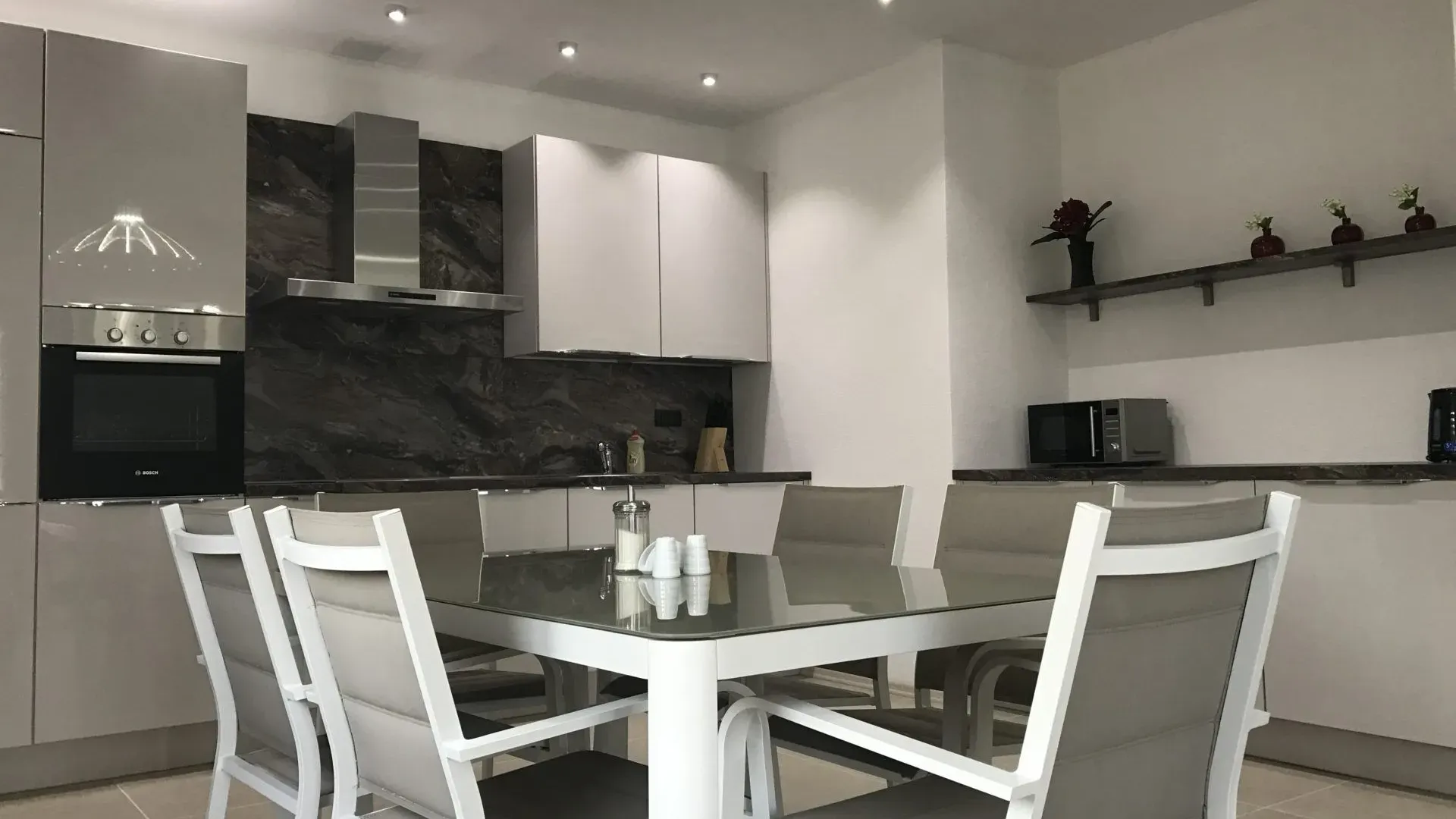 Sale, house, 330m², Utjeha, Bar