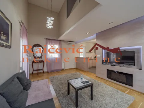 Prodaja, trosoban stan, 84m², Zemun Gornji Grad, Zemun Sve Podlokacije - image 1