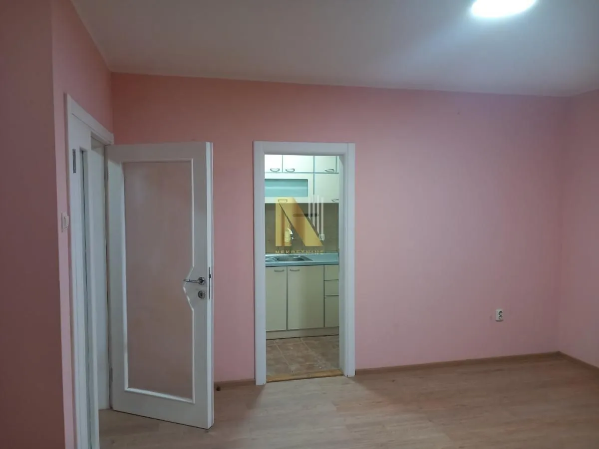 Prodaja, dvosoban stan, 44m², Sajmište, Novi Sad