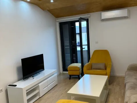 Izdavanje, jednosoban stan, 43m², Dalmatinska ulica, Podgorica - image 2