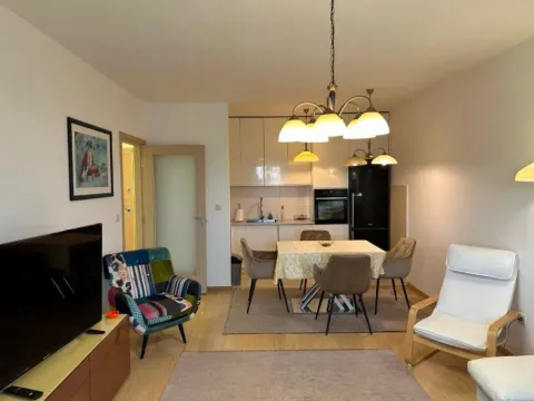 Izdavanje, dvosoban stan, 75m², City Kvart, Podgorica - image 2