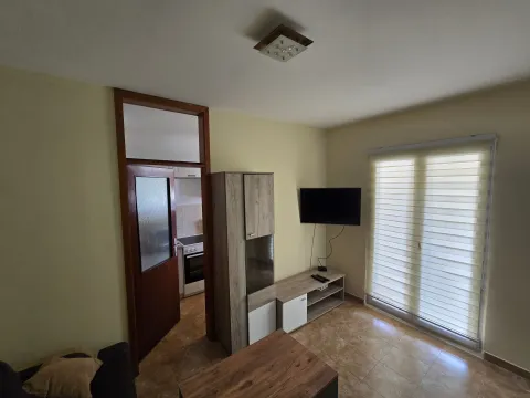 Rent, two bedroom apartment, 60m², Seljanovo, Tivat - image 3