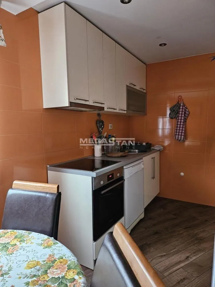Prodaja, kuća, 214m², Zvezdarska Šuma, Zvezdara Sve Podlokacije