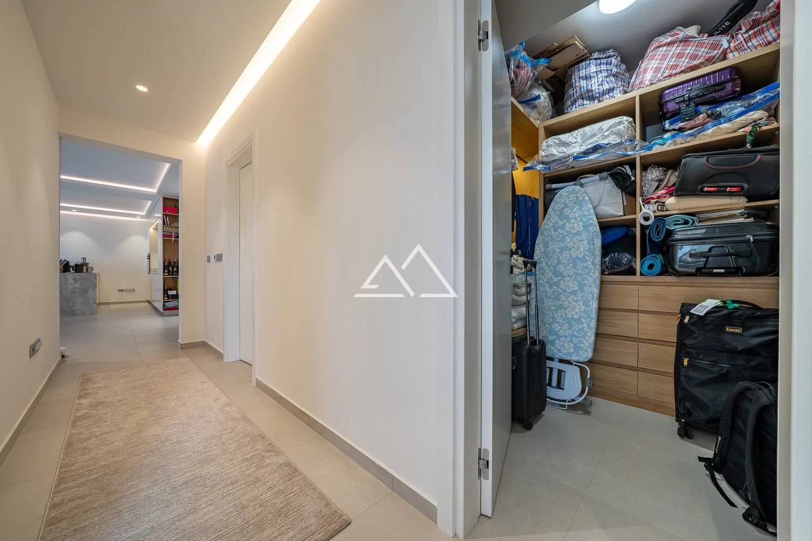 Prodaja, dvosoban stan, 122m², Tivat, Crna Gora