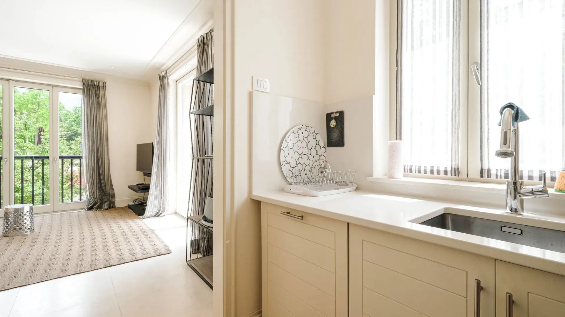 Prodaja, jednosoban stan, 68m², Tivat, Crna Gora