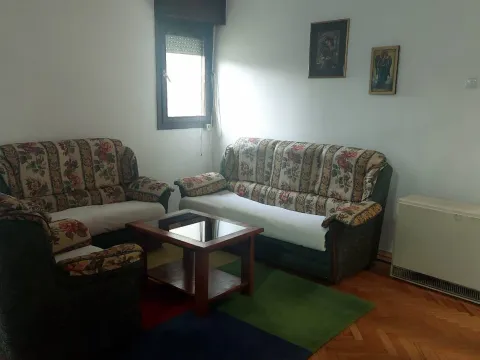Izdavanje, jednosoban stan, 50m², Blok 5, Podgorica - image 3
