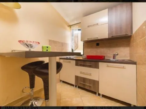 Izdavanje, kuća, 280m², Centar, Budva - image 3