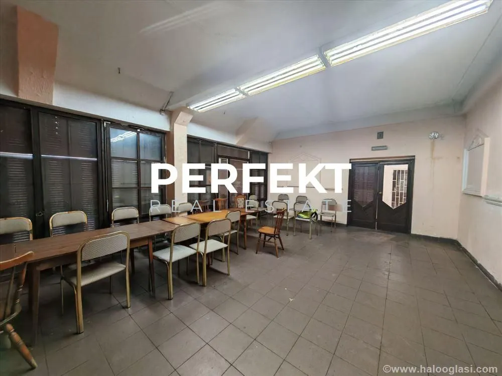 Sale, office space, 290m², Resnik, Beograd