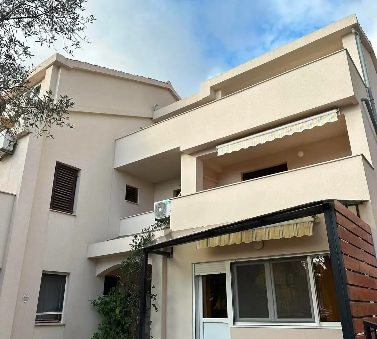 Sale, two bedroom apartment, 82m², Lazi, Budva
