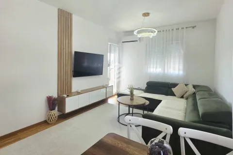 Rent, two bedroom apartment, 57m², Stari Aerodrom, Podgorica - image 2